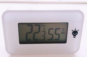 ハムスターの家に付ける温度計